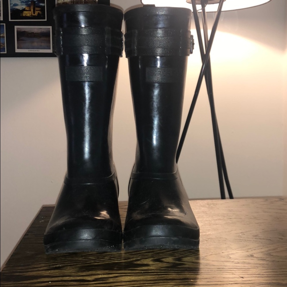 Mid calf rain boots
